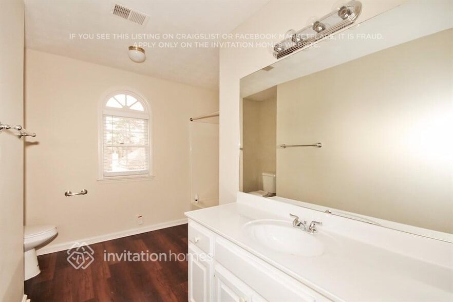 Building Photo - 1480 Meadow Oak Dr