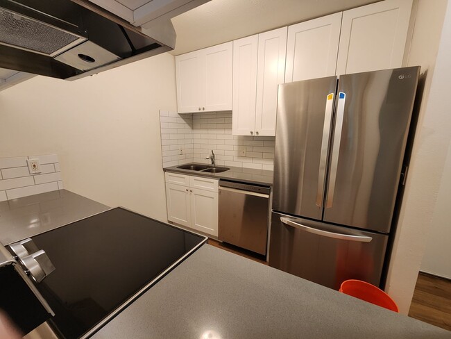 Building Photo - Brand new beautifully renovated Condo with...