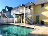 Building Photo - 5614 Beach Dr