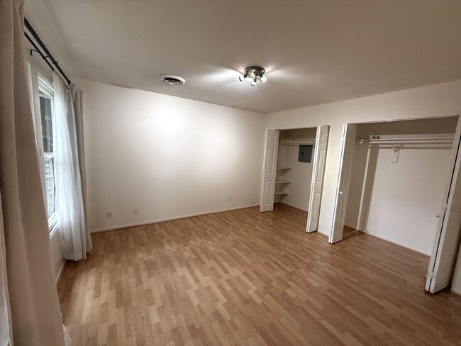 Building Photo - 534 Northern Ave