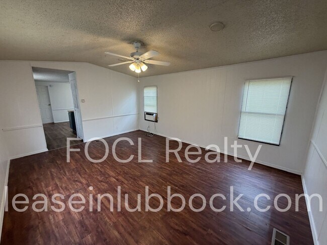 Building Photo - 3 Bed, 2 Bath Mobile Home in Roosevelt School District