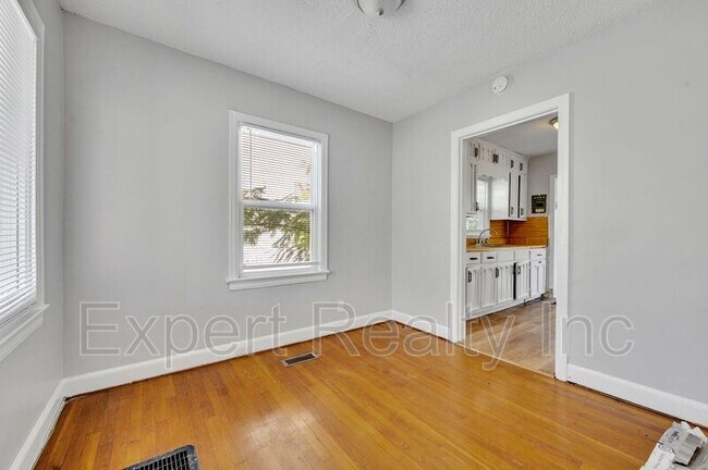 Building Photo - 1620 31st St SW