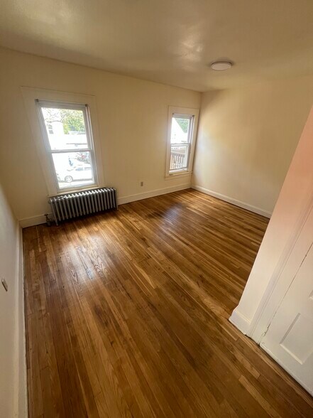 Building Photo - 58 Locust St