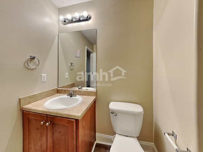 Building Photo - 2 Ristona Dr