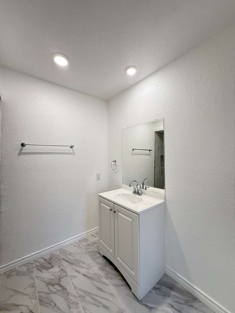 Building Photo - 4510 Briargrove St