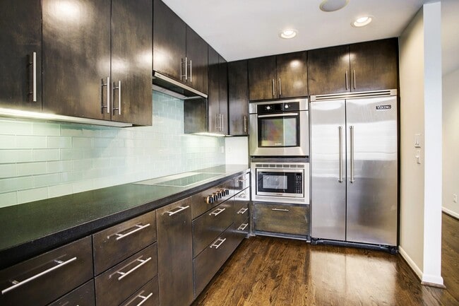 Building Photo - 1417 Harold St