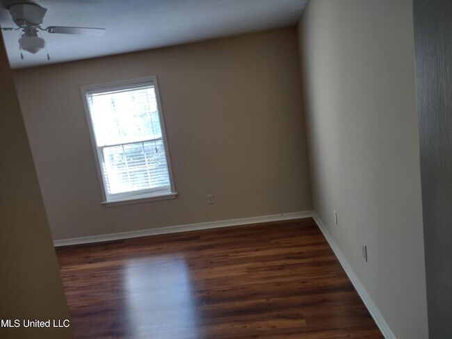 Building Photo - 336 Pebble Creek Dr