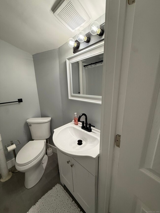 Building Photo - 465 James Farm Rd