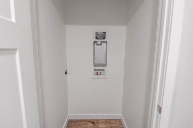 Building Photo - 7487 Geraint St