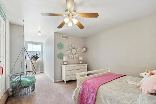 Building Photo - 4 Bedroom 2 Bath Townhome in Exton Station