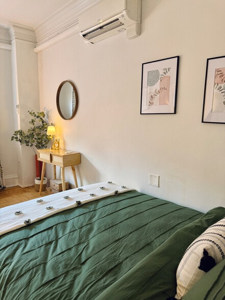 Building Photo - 182 Commonwealth Ave