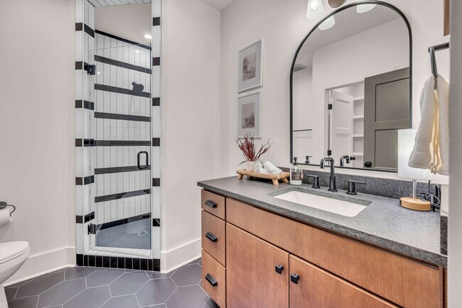 Building Photo - 1701 Portland Ave