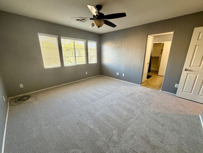 Building Photo - Gorgeous 3 bedroom 1 car garage home in SW ready for immediate move-in!!