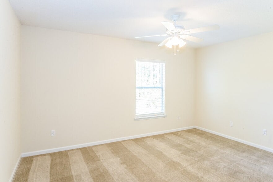 Building Photo - 4143 Sherman Hills Pkwy W