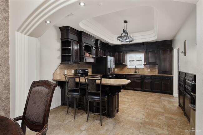 Building Photo - 682 Alto Bonito St