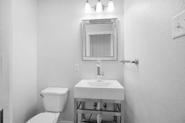 Building Photo - Modern Luxury Meets Historic Soul: Pristine Home with Flexible Move-In Through June!