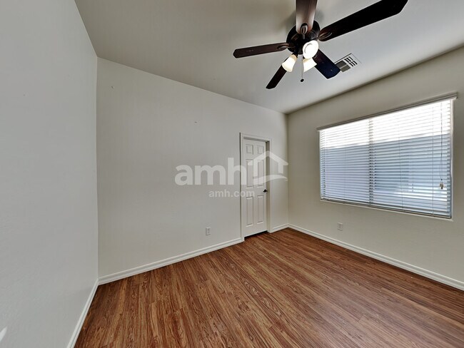 Building Photo - 19133 E Seagull Dr