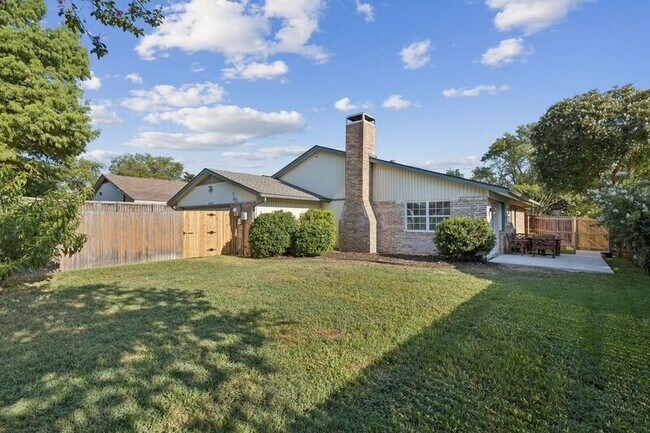 Building Photo - 3324 Claymore Dr