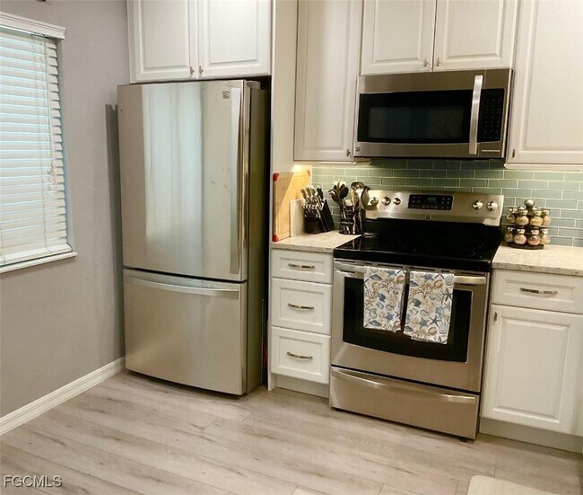 Building Photo - 3708 SE 12th Ave