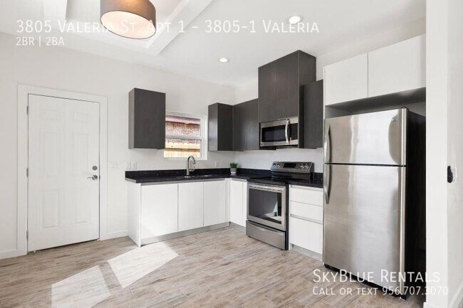 Building Photo - 3805 Valeria St