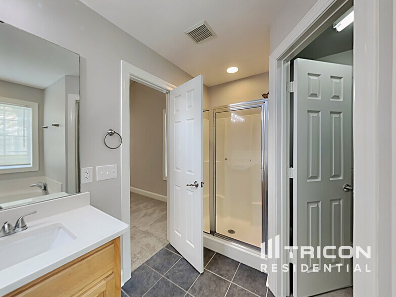 Building Photo - 1212 Danielle Downs Ct SE