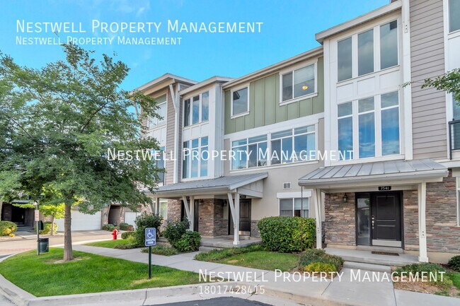 Primary Photo - Great 3-bed Home in Midvale