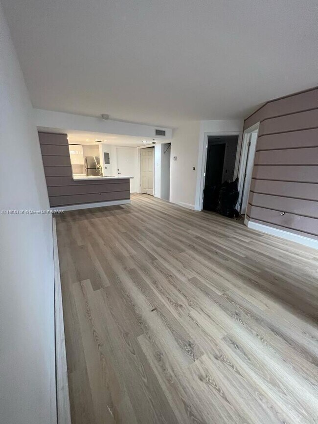 Building Photo - 8305 SW 152nd Ave