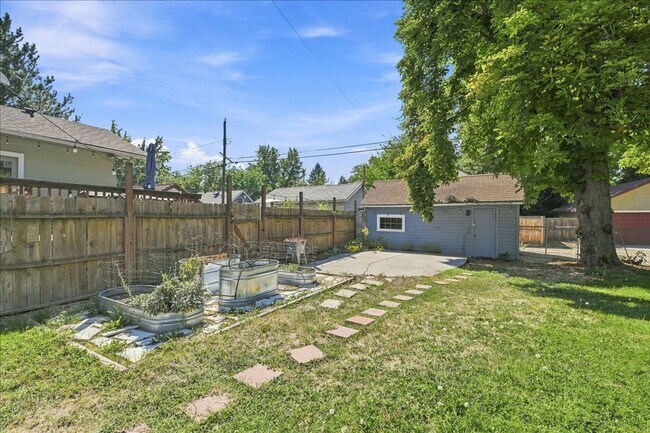 Building Photo - 1111 N 18th St