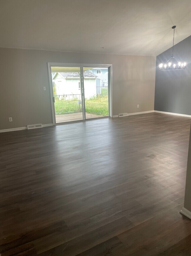 Building Photo - 16222 Howe Rd