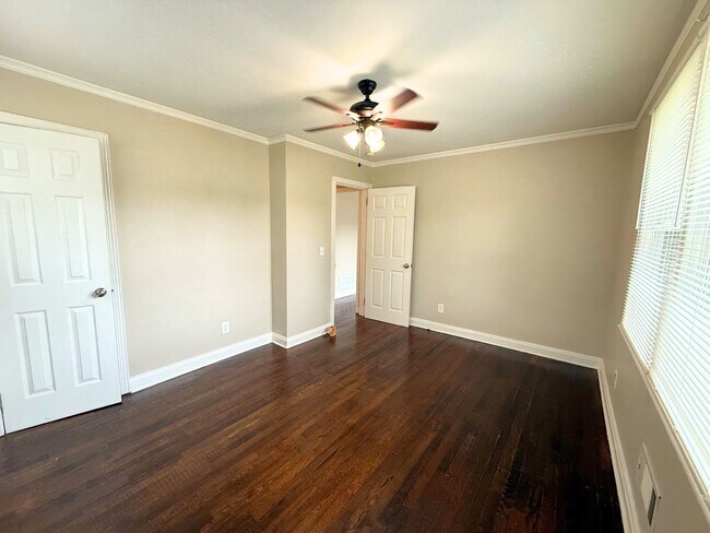 Building Photo - 12 Templewood Dr