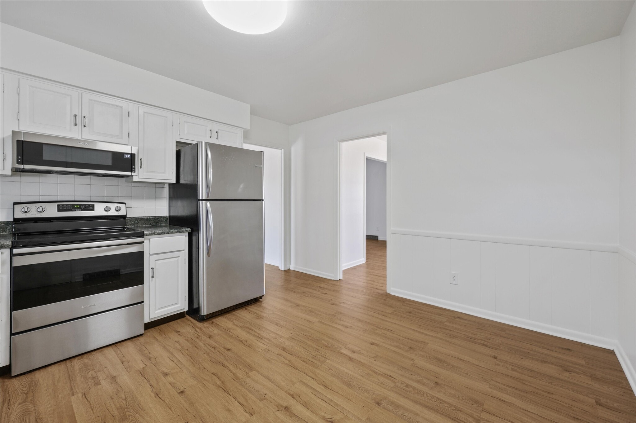 Building Photo - 930 Corning Rd