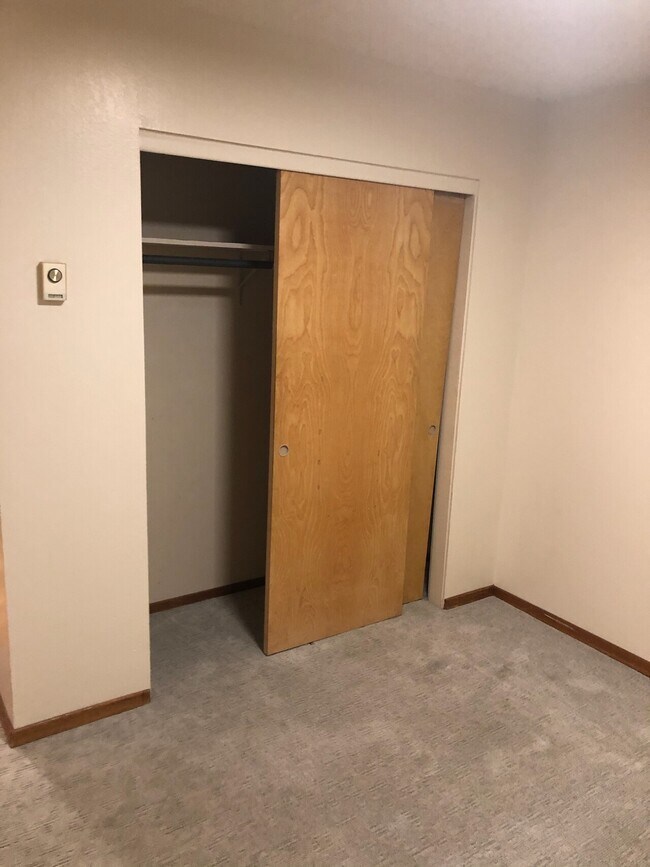 Building Photo - 419 Asbury Court