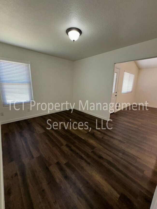 Building Photo - Well Maintained Home in Mesquite Canyon