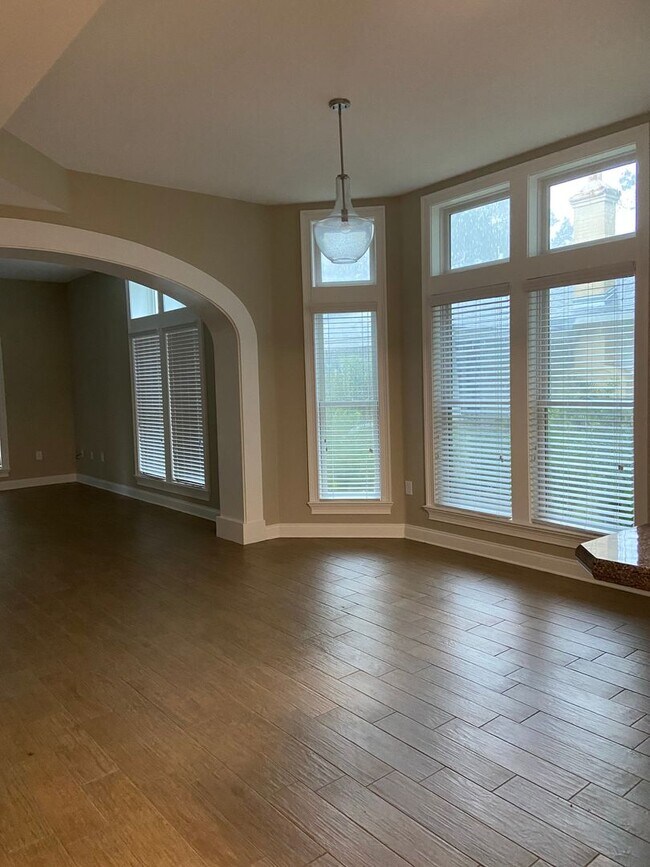 Building Photo - Park Place-310