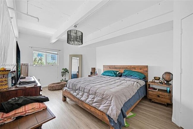 Building Photo - 7728 Collins Ave