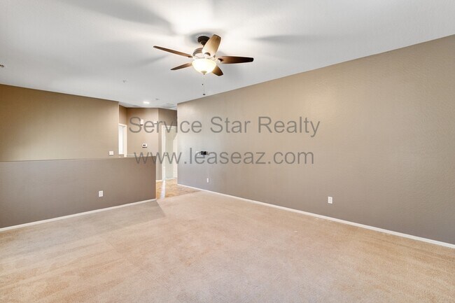 Building Photo - 978 E Corral St