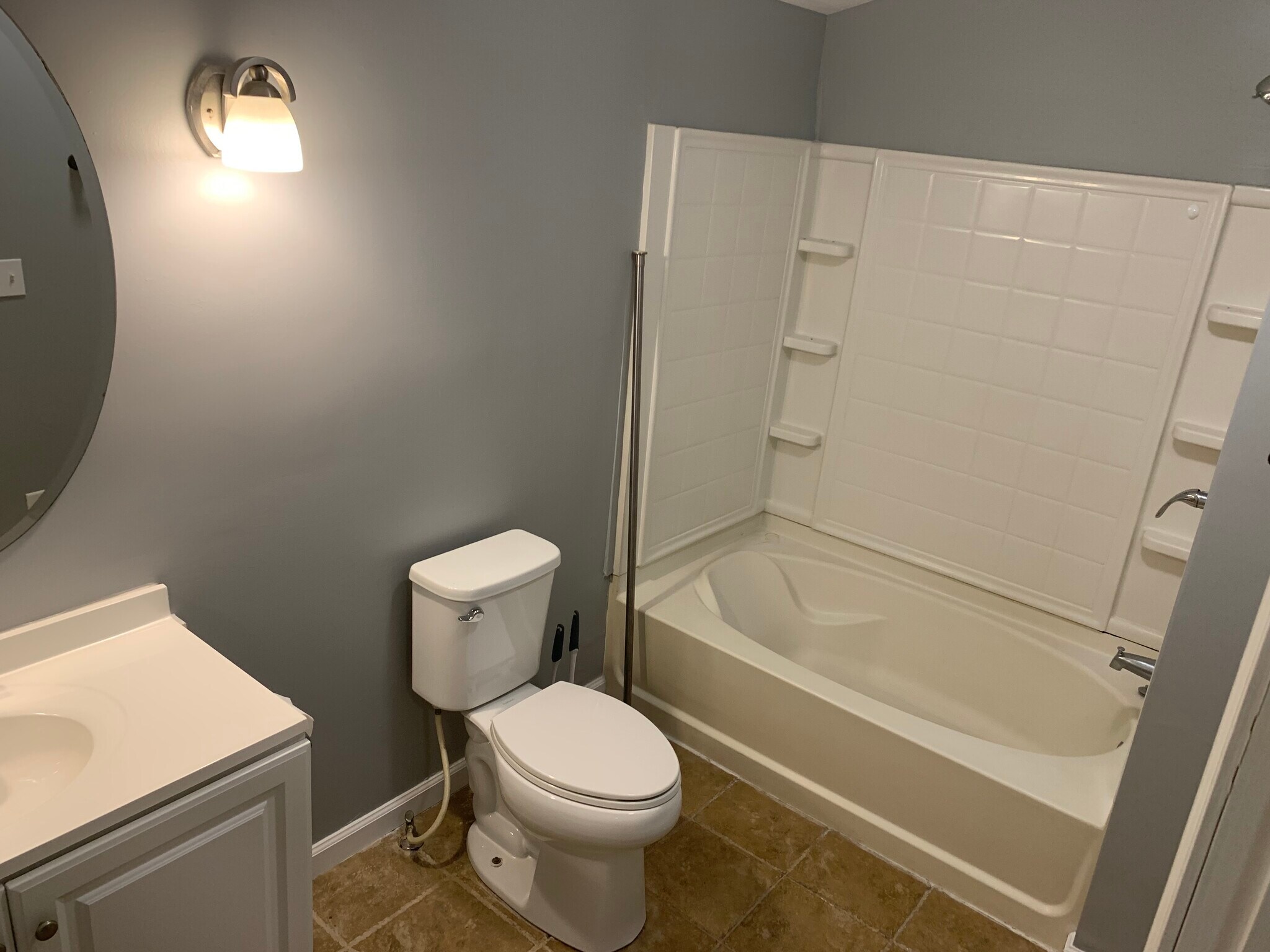 Very spacious bathroom - 304 Bullock St