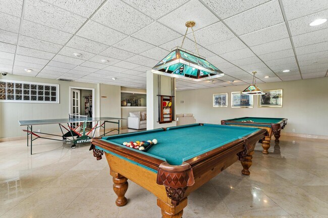 Building Photo - 5600 N Flagler Dr