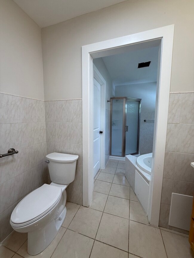 Building Photo - 1471 Frances Ln