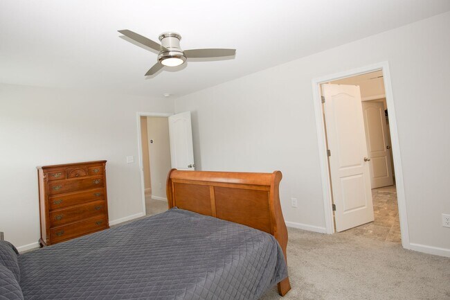 Building Photo - Coming up soon!!!!Centric beautiful proper...