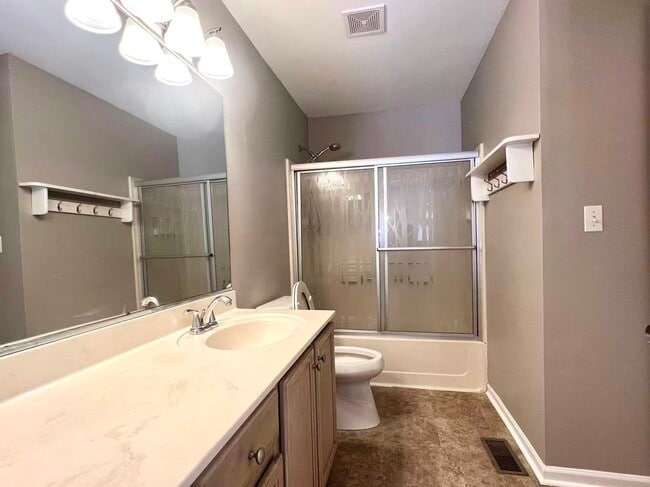 Building Photo - 3356 Ravinia Cir