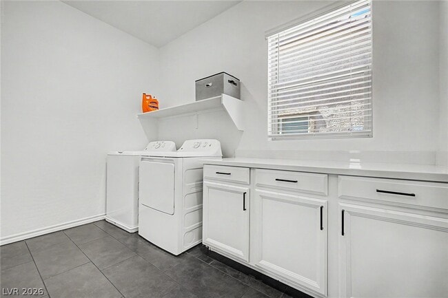 Building Photo - 8148 Little Skye Ct