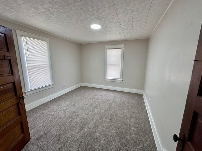 Building Photo - 2172 12th St SW