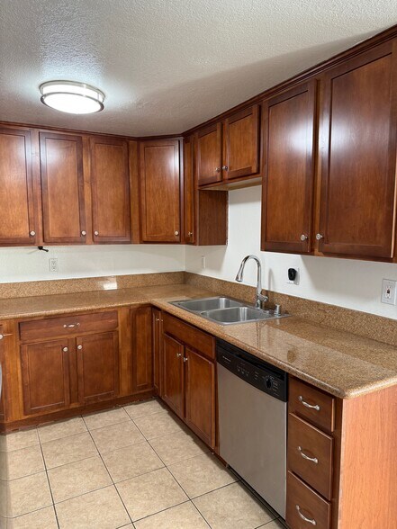 Building Photo - 12719 Robison Blvd