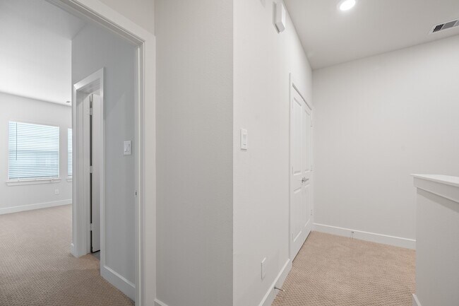 Building Photo - 24402 Colonial Willow Dr