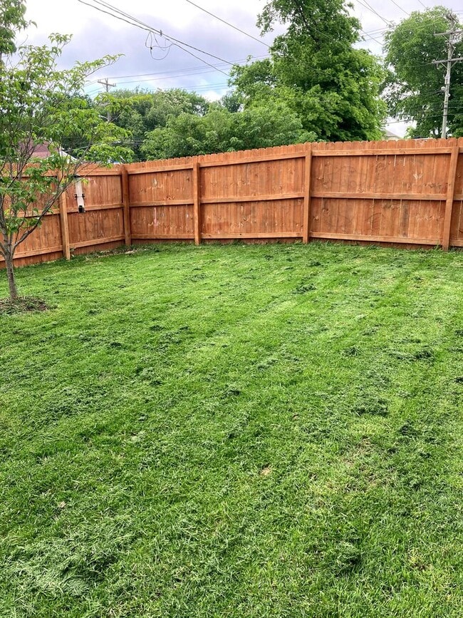 Building Photo - 3 Bed/2.5 Bath-Modern Home-Minutes from Downtown