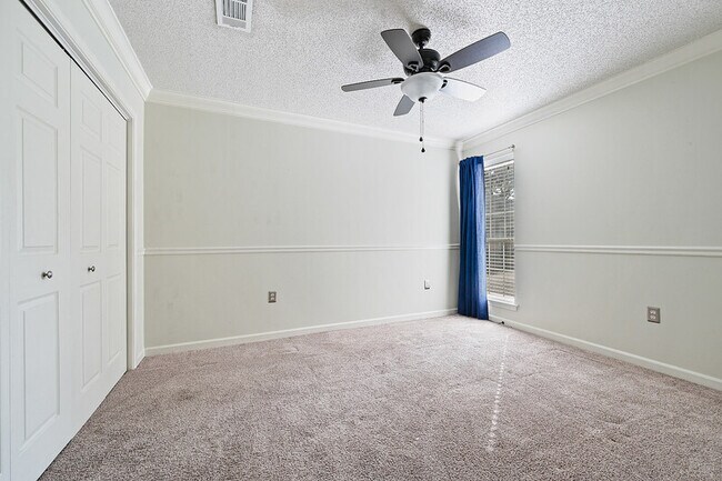 Building Photo - 10716 Misty Vale Ave