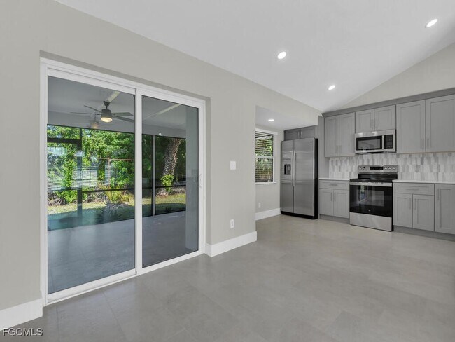 Building Photo - 1931 SW 36th Terrace