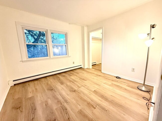 Building Photo - 473 Wilbur Ave