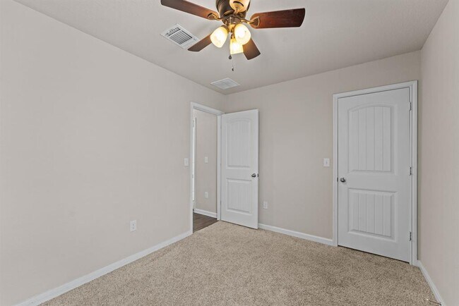 Building Photo - 109 Rochester Ln